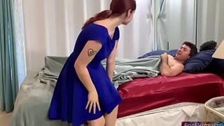 Сводная сестра по маме - порно видео