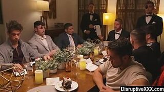 Богатый гей приглашает своих бывших парней на групповуху - порно видео