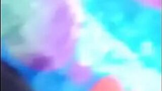 Лижу его твердый член, как леденец - порно видео