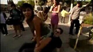 Девушка пердит в рты - порно видео