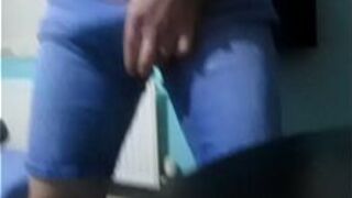 Джинсы с мягкой выпуклостью шарят и сосут - порно видео
